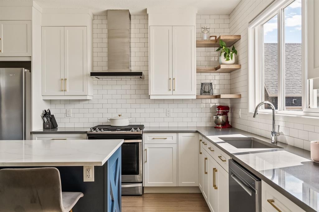 63 Seton Gardens Se, Calgary, AB - Indoor Photo Showing Kitchen With Upgraded Kitchen