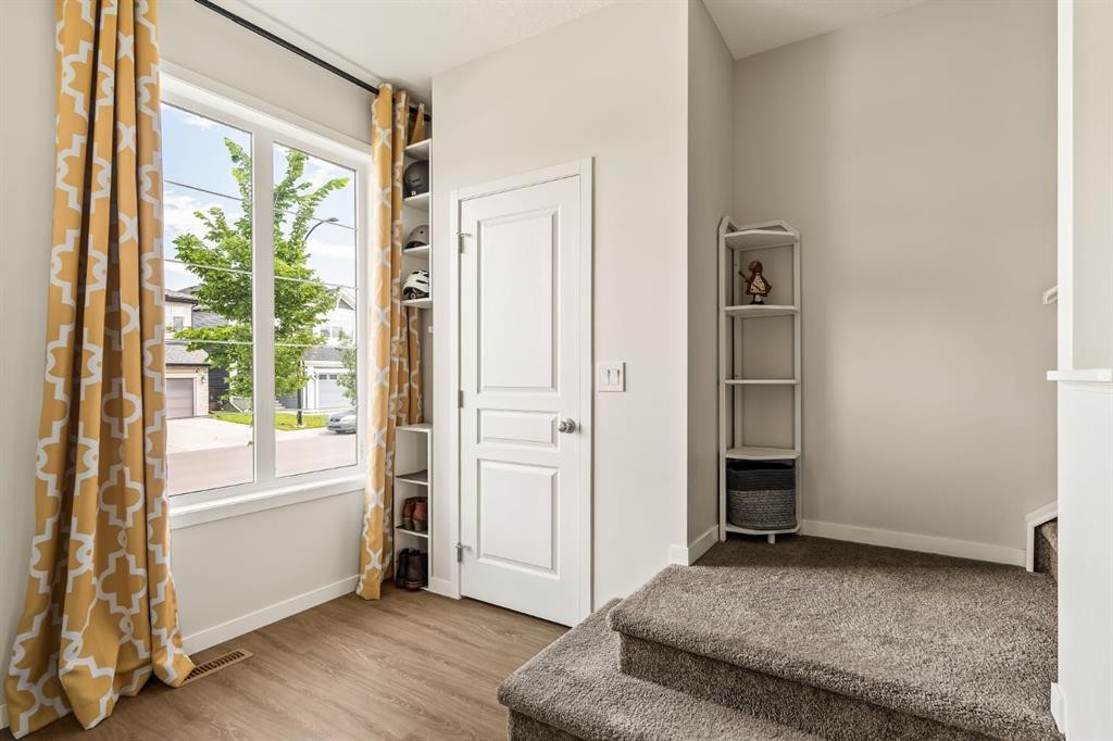63 Seton Gardens Se, Calgary, AB - Indoor Photo Showing Other Room