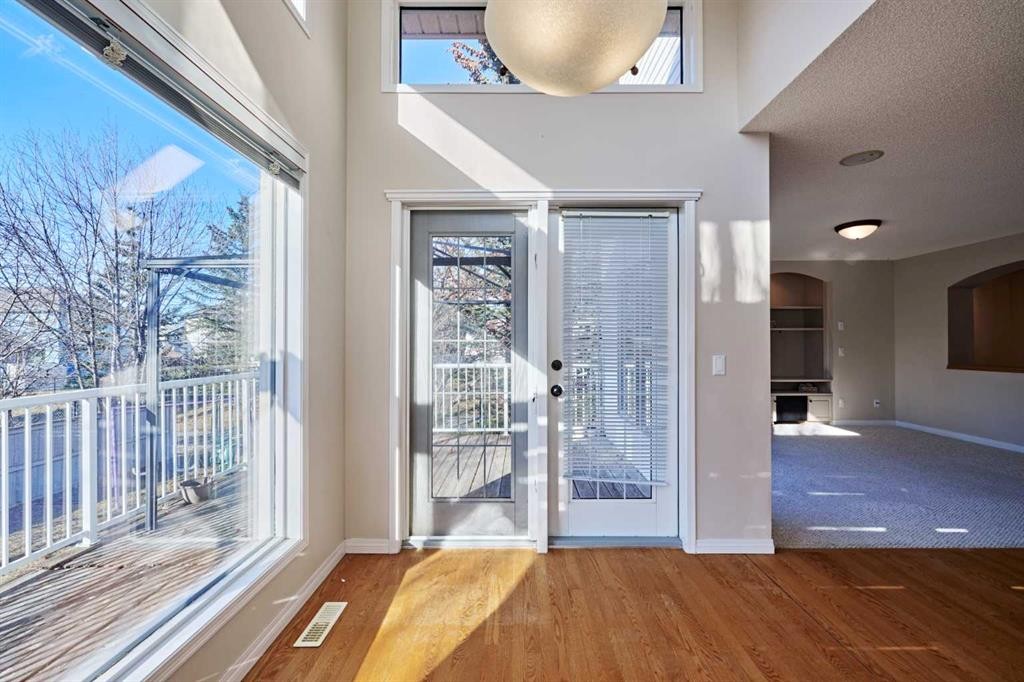 805 Panorama Hills Drive Nw, Calgary, AB - Indoor Photo Showing Other Room