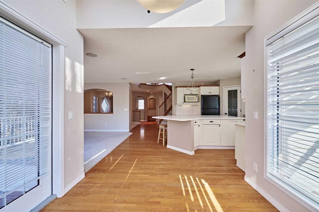 805 Panorama Hills Drive Nw, Calgary, AB - Indoor Photo Showing Other Room