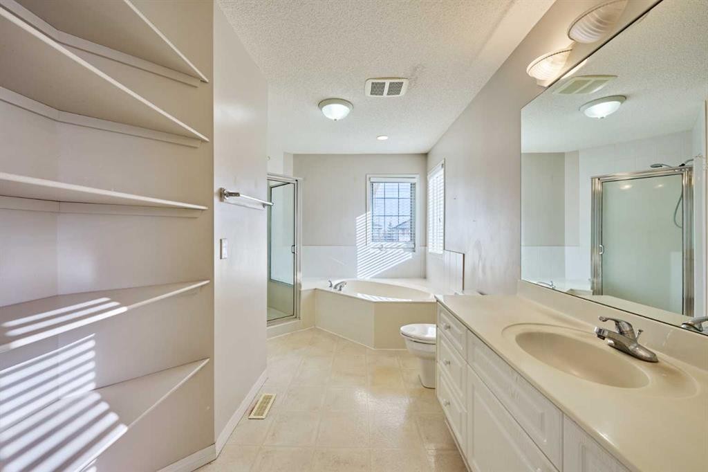 805 Panorama Hills Drive Nw, Calgary, AB - Indoor Photo Showing Bathroom