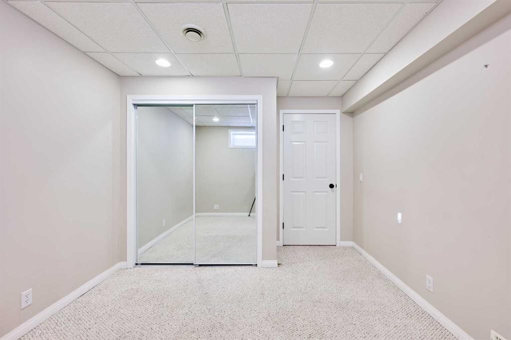 805 Panorama Hills Drive Nw, Calgary, AB - Indoor Photo Showing Other Room