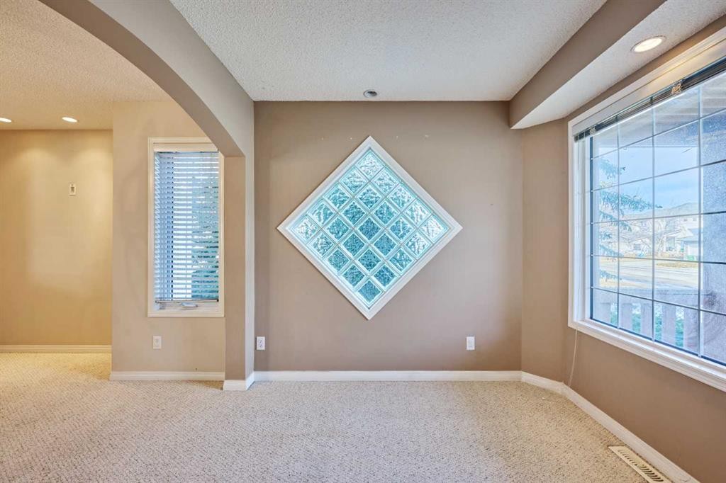 805 Panorama Hills Drive Nw, Calgary, AB - Indoor Photo Showing Other Room