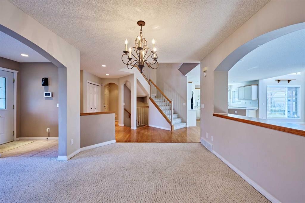 805 Panorama Hills Drive Nw, Calgary, AB - Indoor Photo Showing Other Room