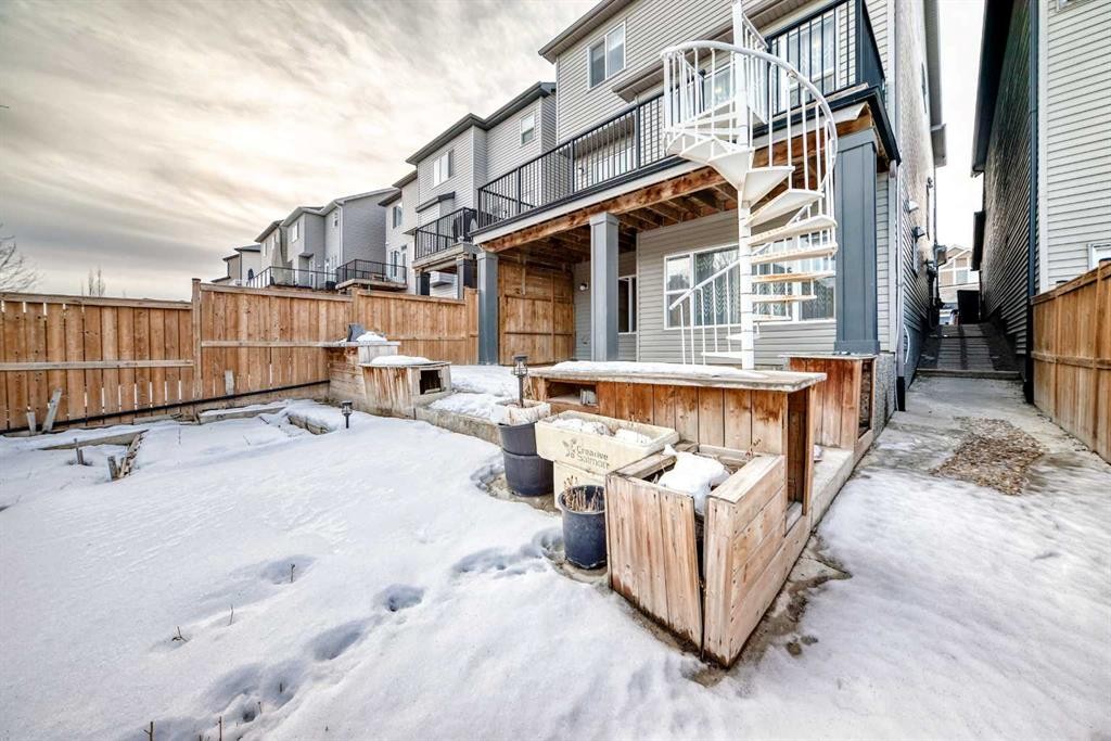 88 Nolanhurst Crescent Nw, Calgary, AB - Outdoor
