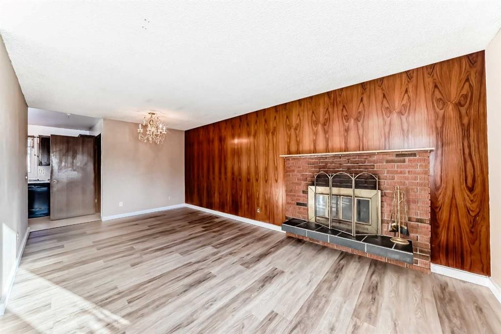 5439 Dalrymple Crescent Nw, Calgary, AB - Indoor With Fireplace