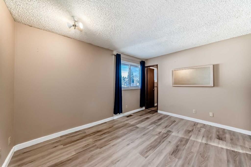 5439 Dalrymple Crescent Nw, Calgary, AB - Indoor Photo Showing Other Room