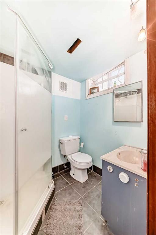 5439 Dalrymple Crescent Nw, Calgary, AB - Indoor Photo Showing Bathroom