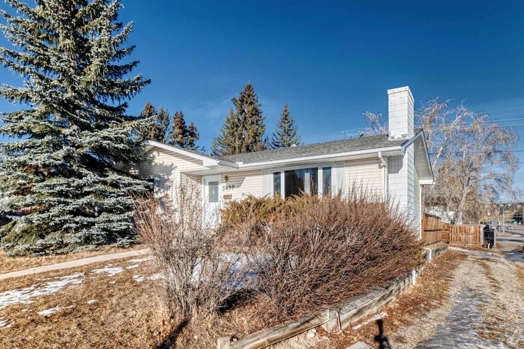 5439 Dalrymple Crescent Nw, Calgary, AB - Outdoor