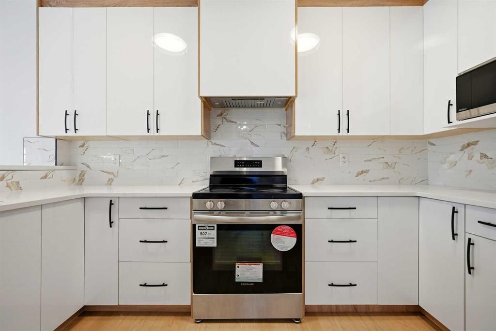 81 Saddlemont Road Ne, Calgary, AB - Indoor Photo Showing Kitchen