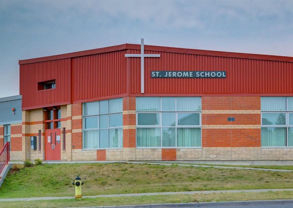 63 Panton Way Nw, Calgary, AB - Outdoor