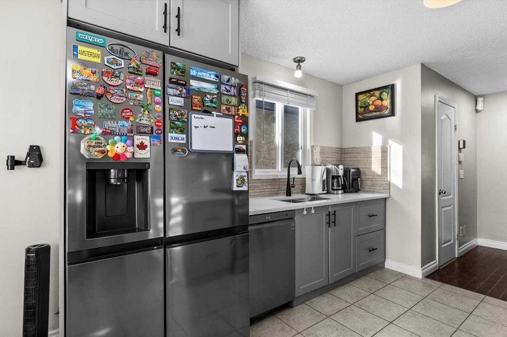 78 Templeson Crescent Ne, Calgary, AB - Indoor Photo Showing Kitchen