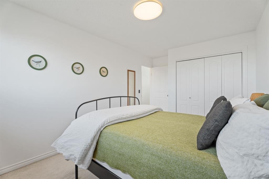 164 Beddington Circle Ne, Calgary, AB - Indoor Photo Showing Bedroom