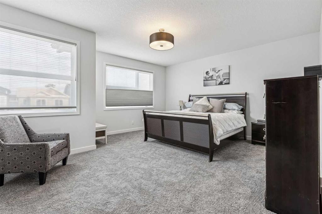 123 Mitchell Way Nw, Calgary, AB - Indoor Photo Showing Bedroom
