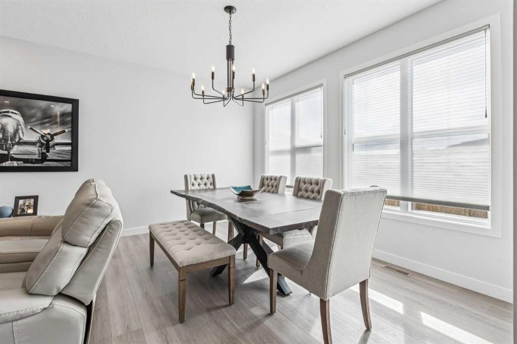 123 Mitchell Way Nw, Calgary, AB - Indoor Photo Showing Dining Room