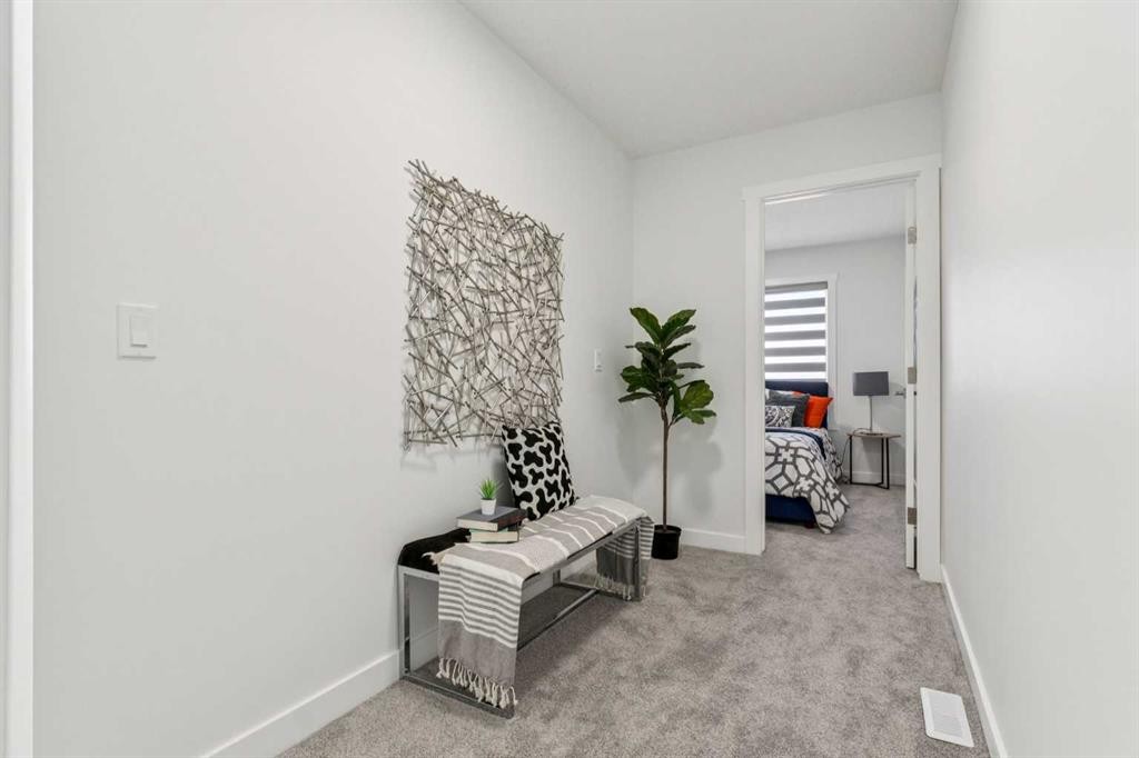 205-95 Saddlecrest Circle Ne, Calgary, AB - Indoor Photo Showing Other Room