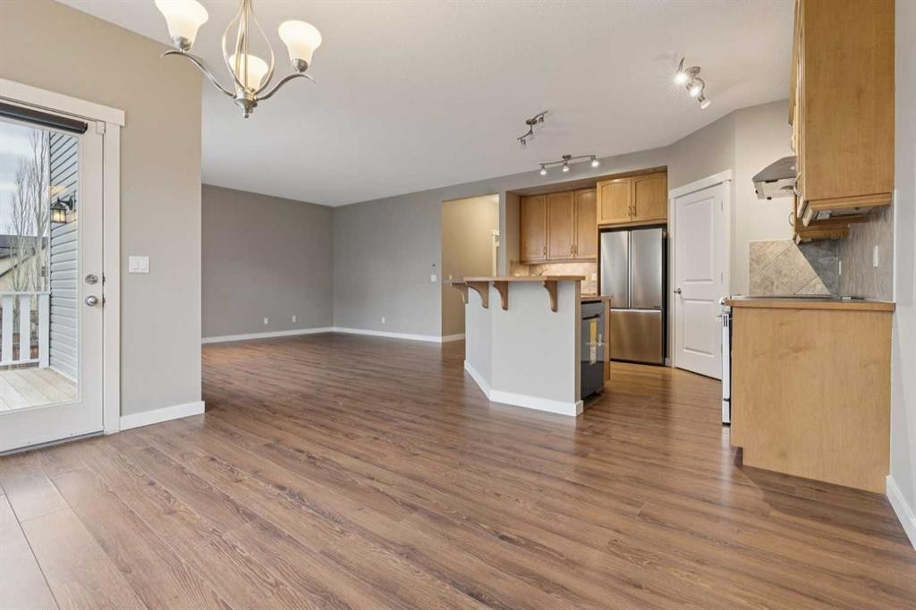 327 Panamount Point Nw, Calgary, AB - Indoor Photo Showing Kitchen