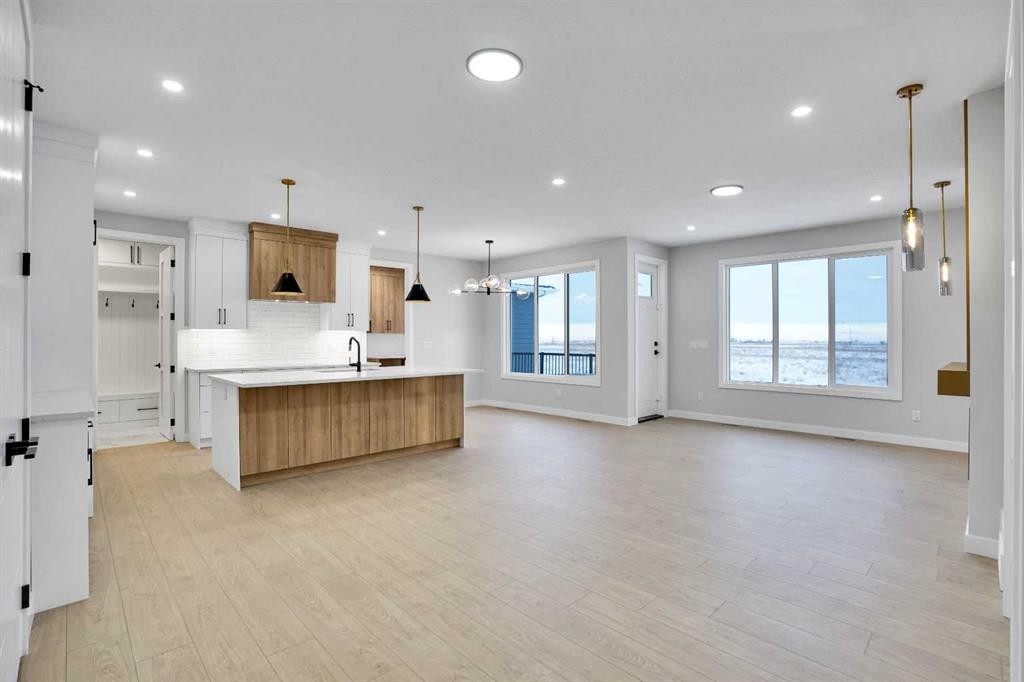 335 Muirfield Crescent, Lyalta, AB - Indoor Photo Showing Kitchen