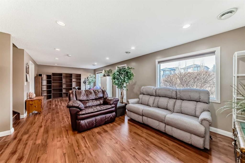 172 Seagreen Way, Chestermere, AB - Indoor Photo Showing Living Room