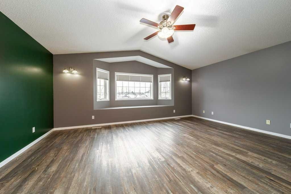 6 Lansing Close, Spruce Grove, AB - Indoor Photo Showing Other Room