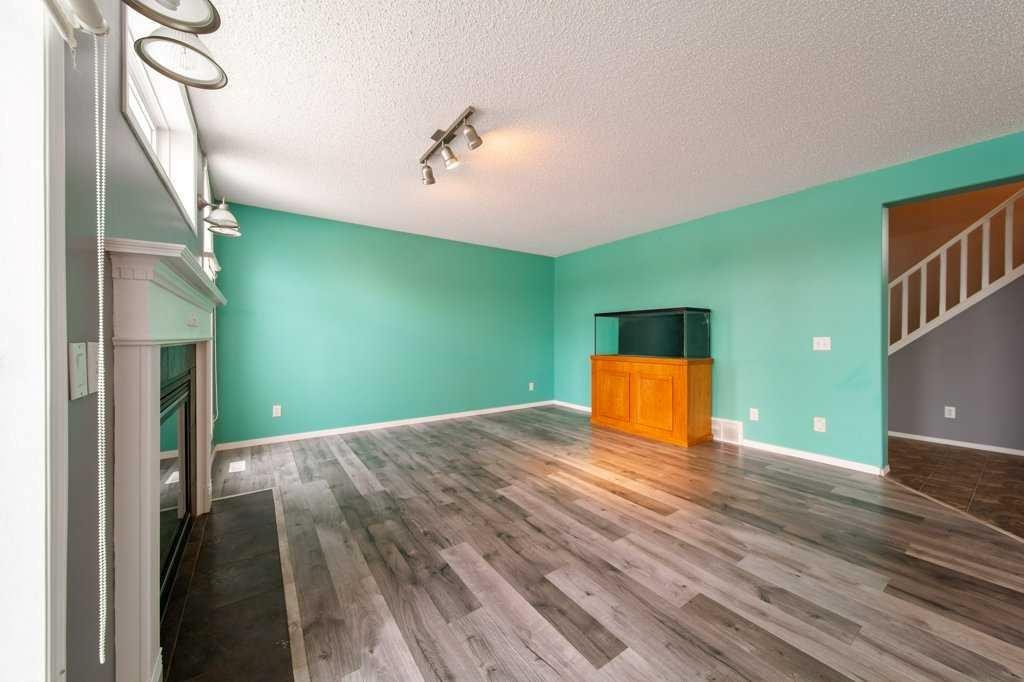 6 Lansing Close, Spruce Grove, AB - Indoor Photo Showing Other Room