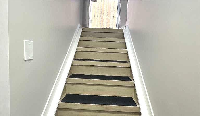 3229 19 Avenue Se, Calgary, AB - Indoor Photo Showing Other Room