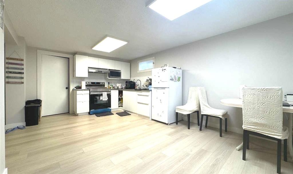 3229 19 Avenue Se, Calgary, AB - Indoor