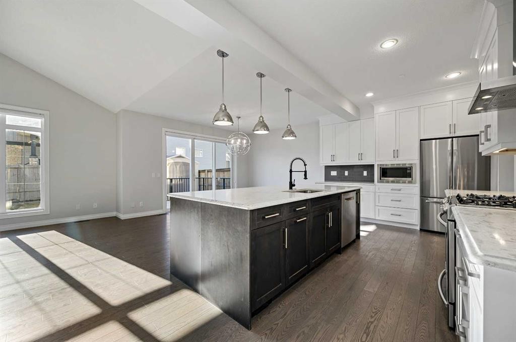193 Evansridge View Nw, Calgary, AB - Indoor Photo Showing Kitchen With Stainless Steel Kitchen With Upgraded Kitchen