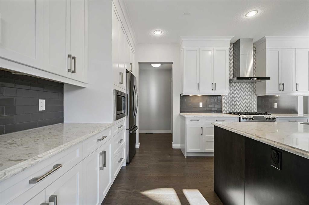 193 Evansridge View Nw, Calgary, AB - Indoor Photo Showing Kitchen With Upgraded Kitchen