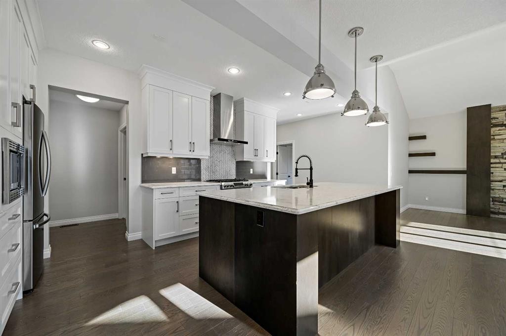 193 Evansridge View Nw, Calgary, AB - Indoor Photo Showing Kitchen With Upgraded Kitchen