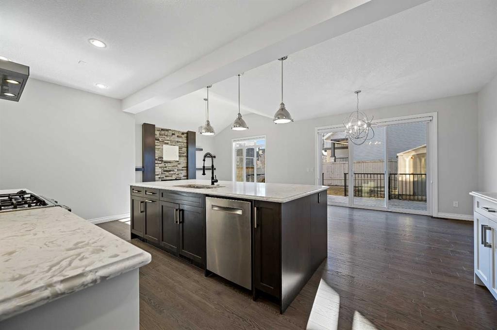 193 Evansridge View Nw, Calgary, AB - Indoor Photo Showing Kitchen With Upgraded Kitchen