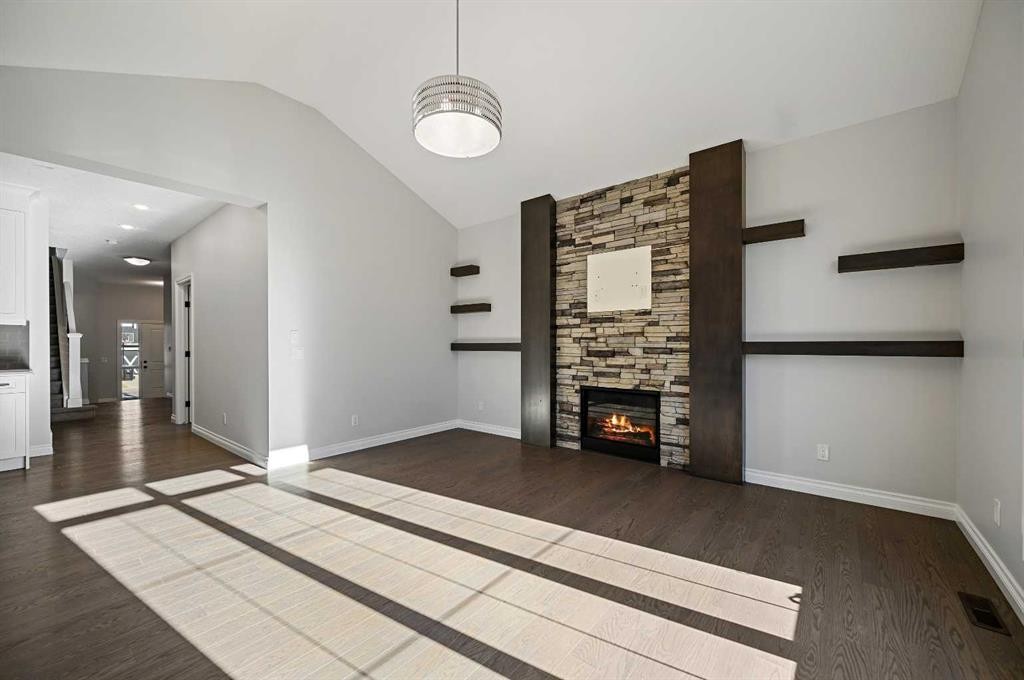 193 Evansridge View Nw, Calgary, AB - Indoor With Fireplace