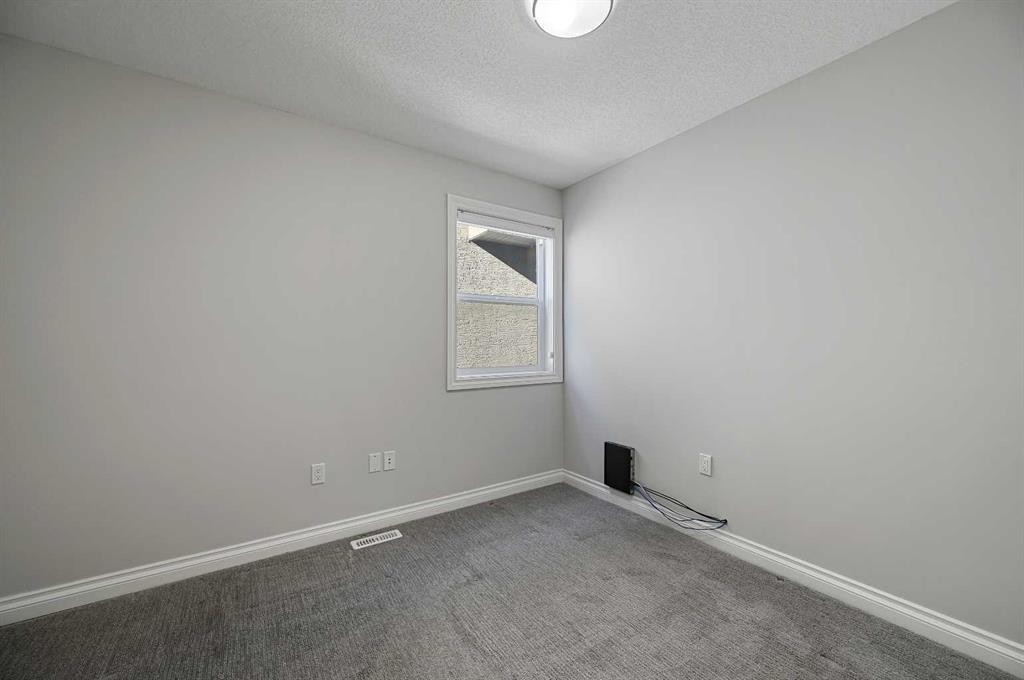193 Evansridge View Nw, Calgary, AB - Indoor Photo Showing Other Room
