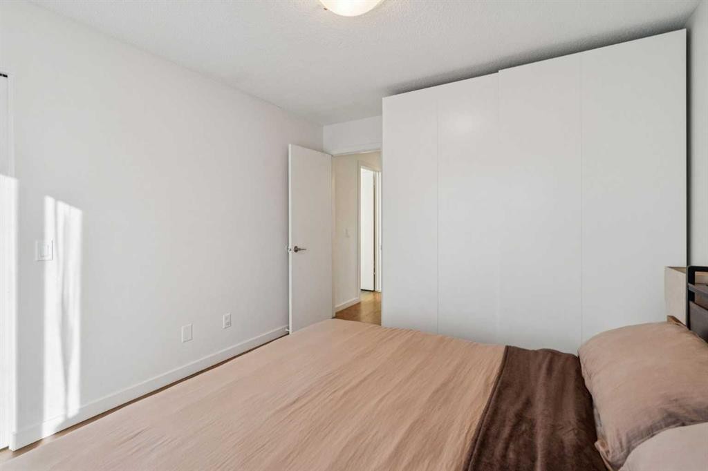 65 Tararidge Close Ne, Calgary, AB - Indoor Photo Showing Bedroom