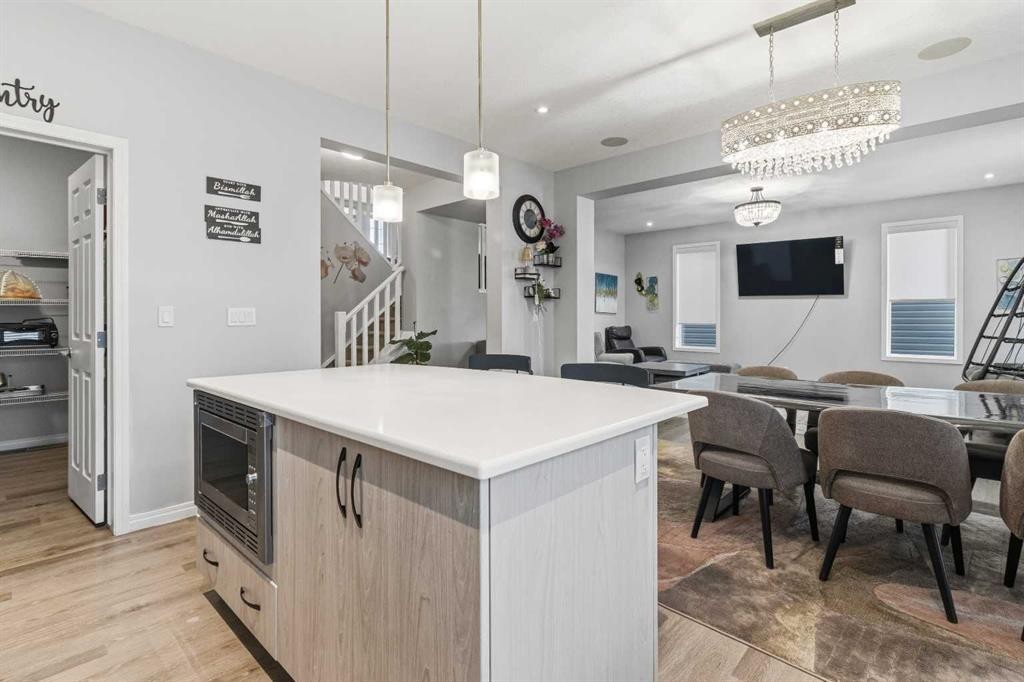 237 Windrow Crescent Sw, Airdrie, AB - Indoor