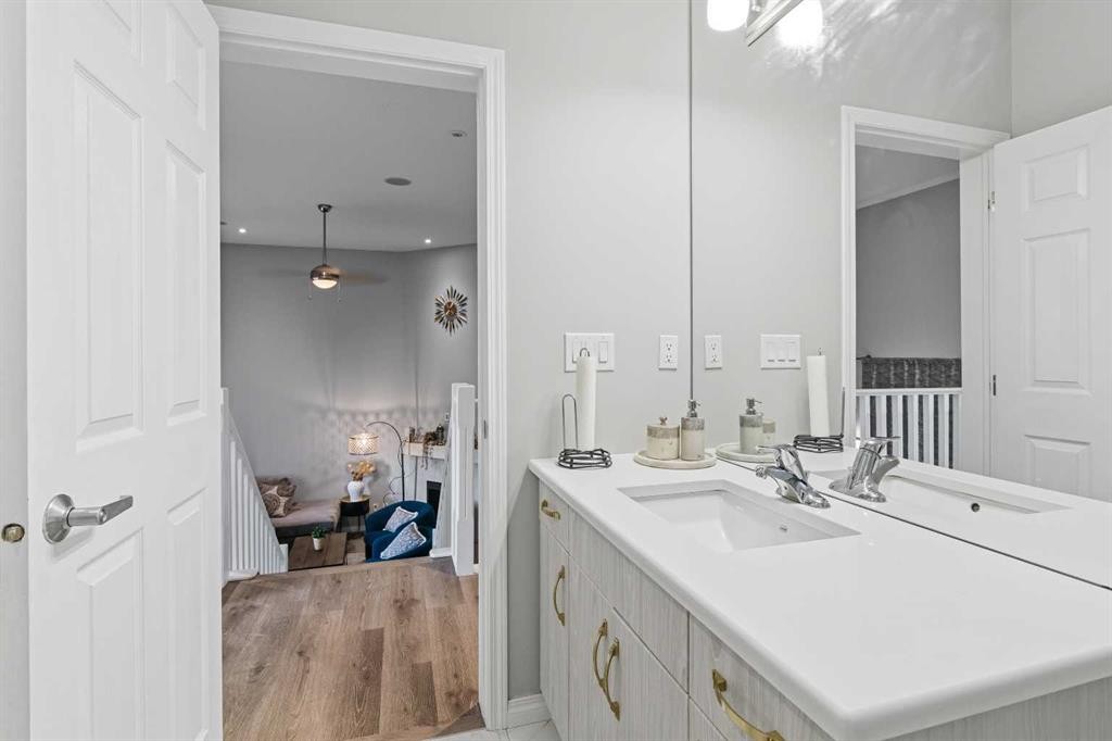 237 Windrow Crescent Sw, Airdrie, AB - Indoor Photo Showing Bathroom