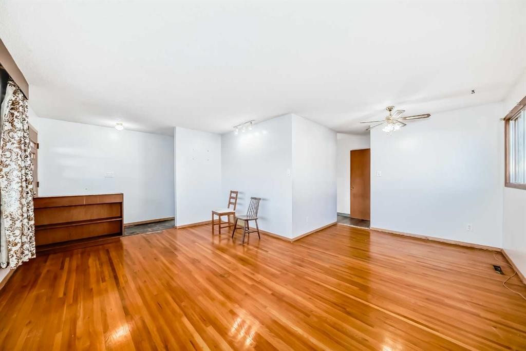 4703 35 Avenue Sw, Calgary, AB - Indoor