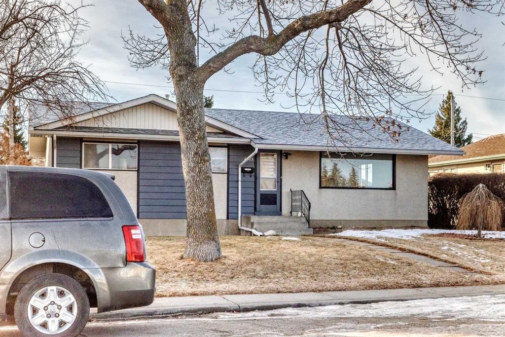 4703 35 Avenue Sw, Calgary, AB - Outdoor