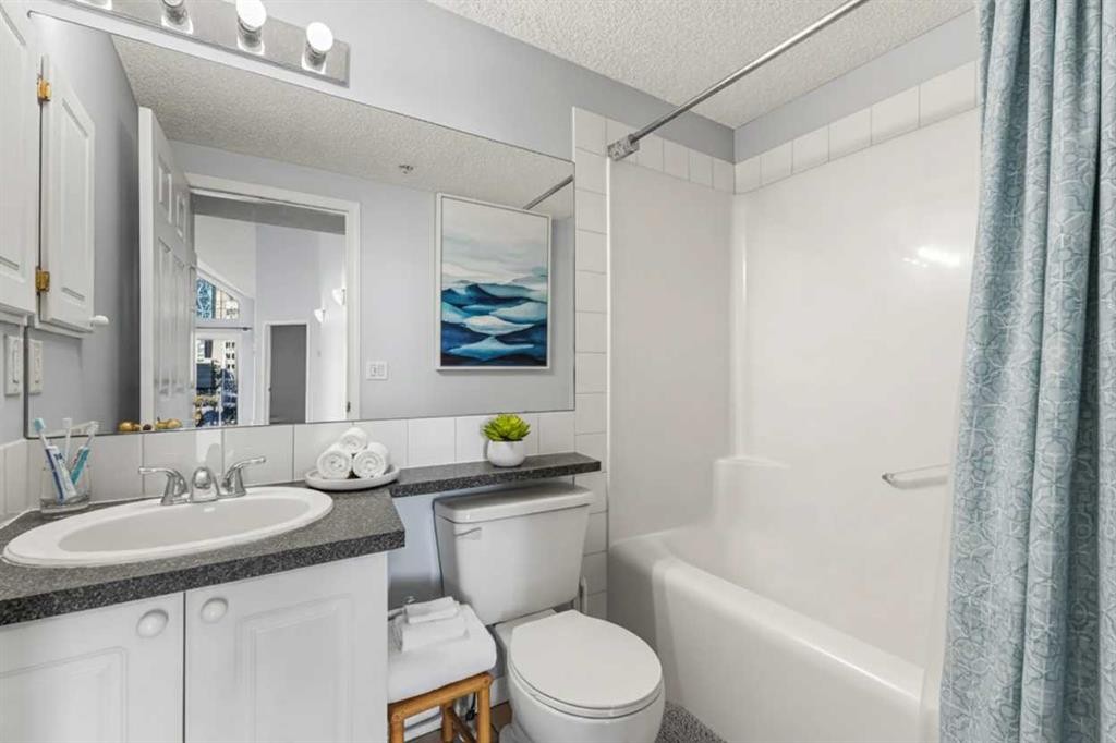 518-126 14 Avenue Sw, Calgary, AB - Indoor Photo Showing Bathroom