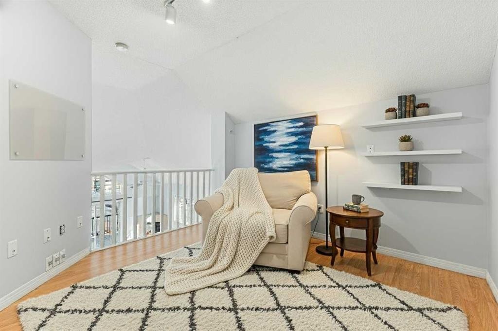 518-126 14 Avenue Sw, Calgary, AB - Indoor Photo Showing Other Room