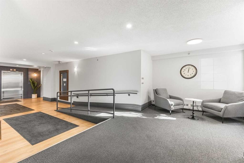 518-126 14 Avenue Sw, Calgary, AB - Indoor Photo Showing Other Room