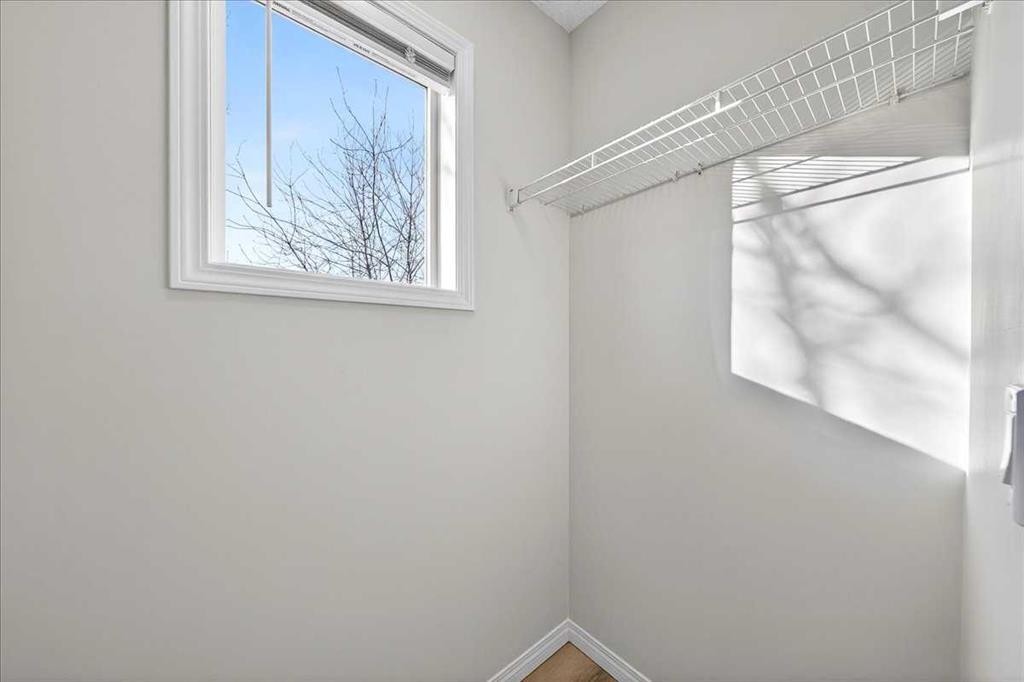 11 Copperfield Court Se, Calgary, AB - Indoor