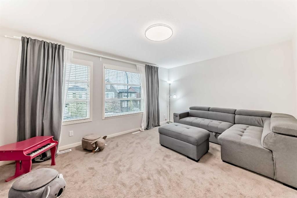 54 Seton Manor Se, Calgary, AB