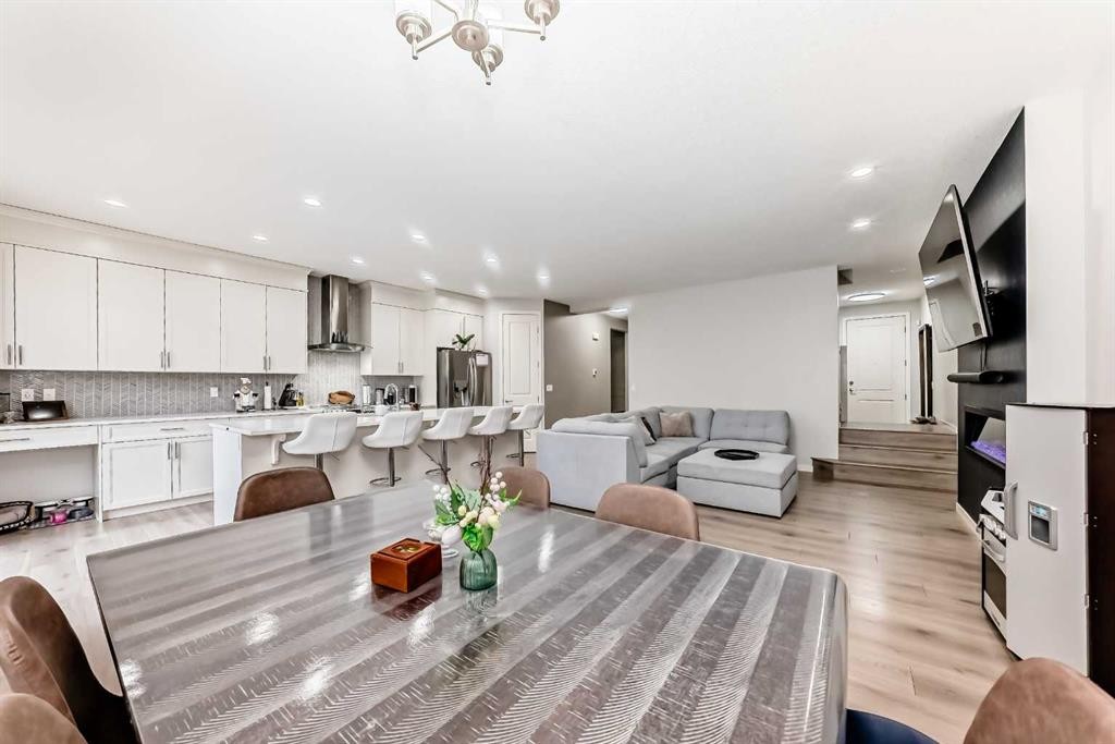 54 Seton Manor Se, Calgary, AB