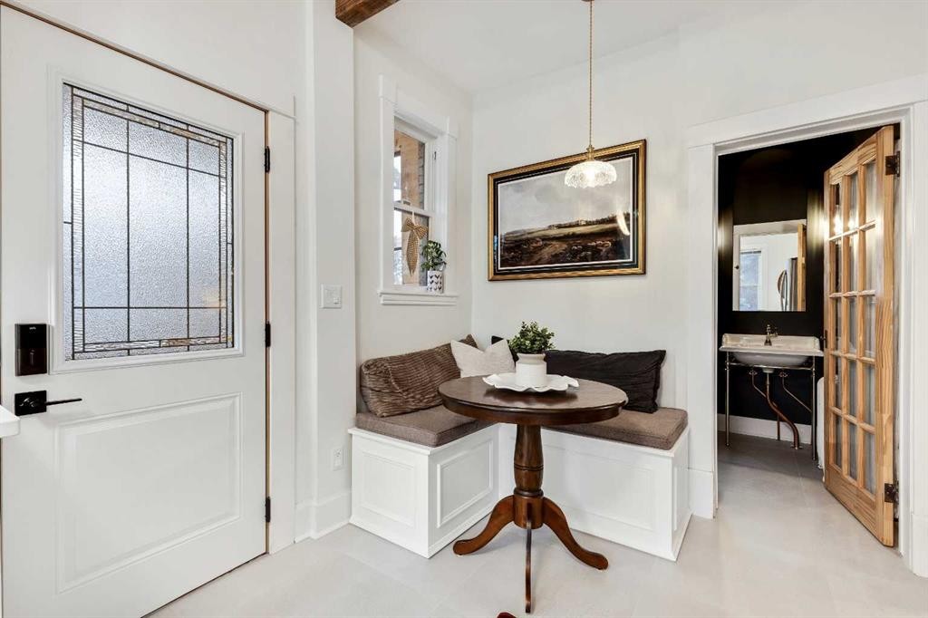 725 Macleod Trail Sw, High River, AB - Indoor