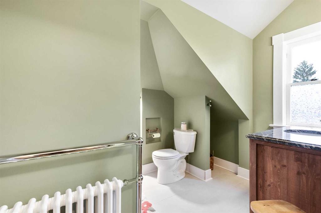 725 Macleod Trail Sw, High River, AB - Indoor Photo Showing Bathroom