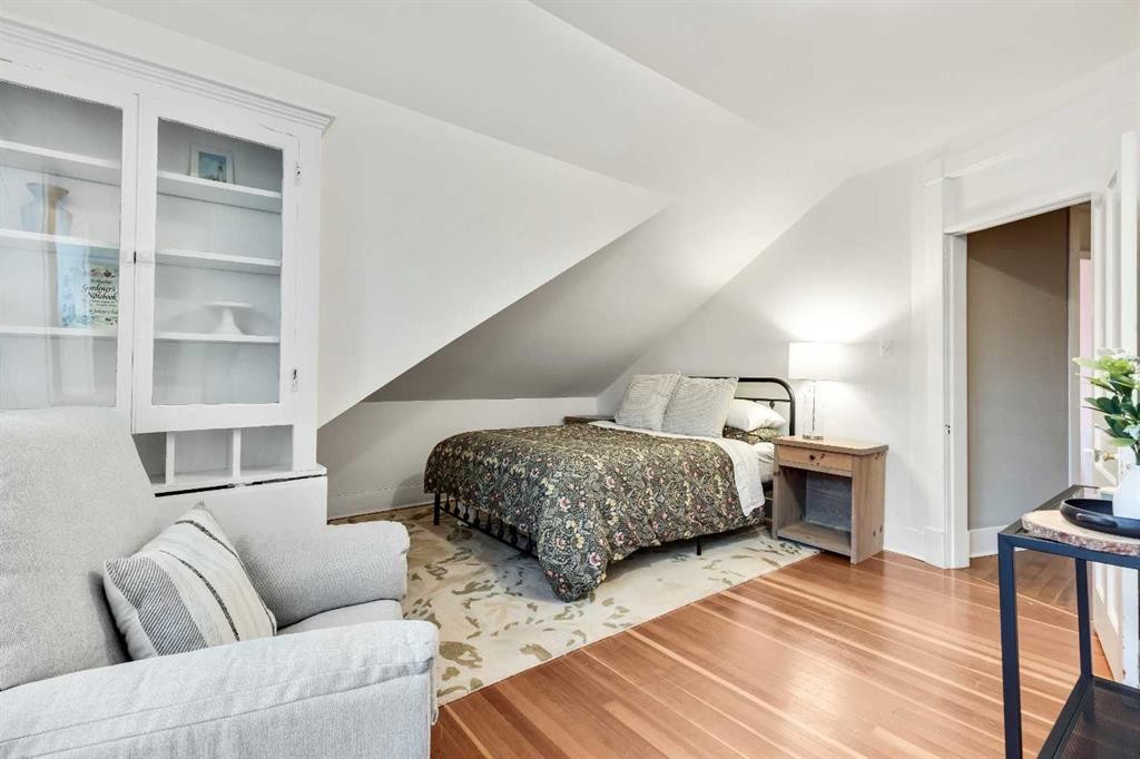 725 Macleod Trail Sw, High River, AB - Indoor Photo Showing Bedroom