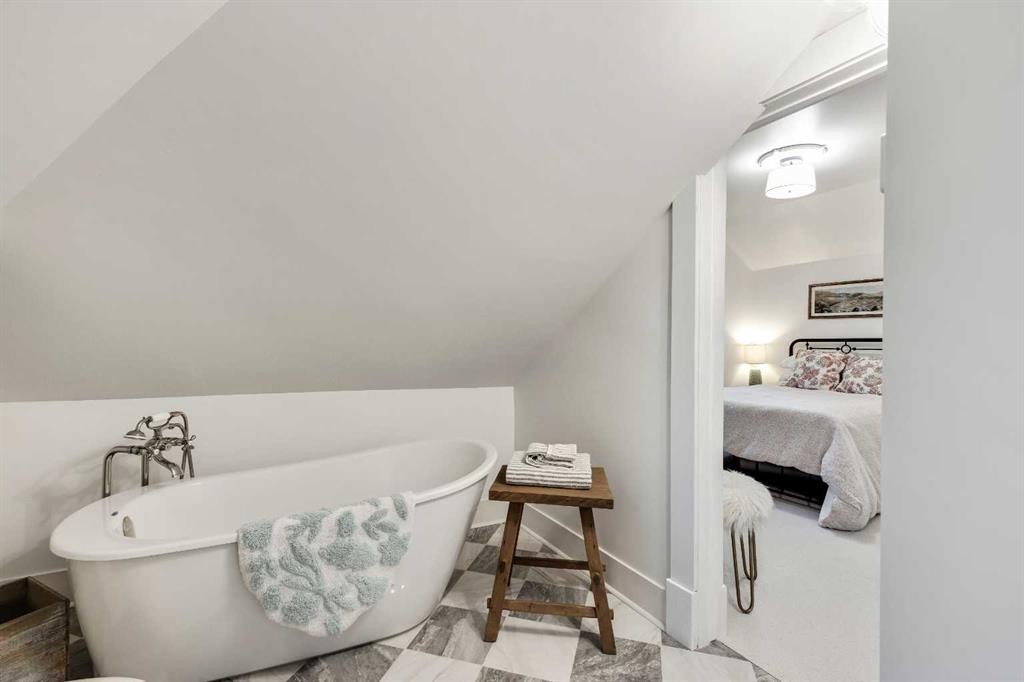 725 Macleod Trail Sw, High River, AB - Indoor Photo Showing Bathroom