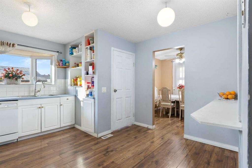 6124 Maddock Drive Ne, Calgary, AB - Indoor