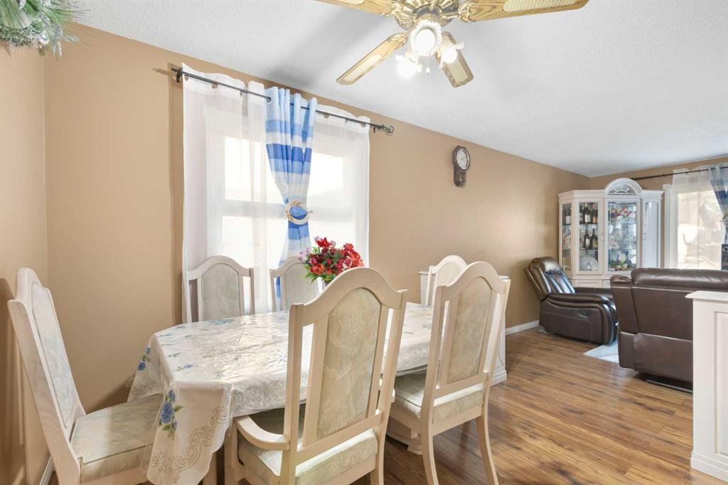 6124 Maddock Drive Ne, Calgary, AB - Indoor Photo Showing Dining Room